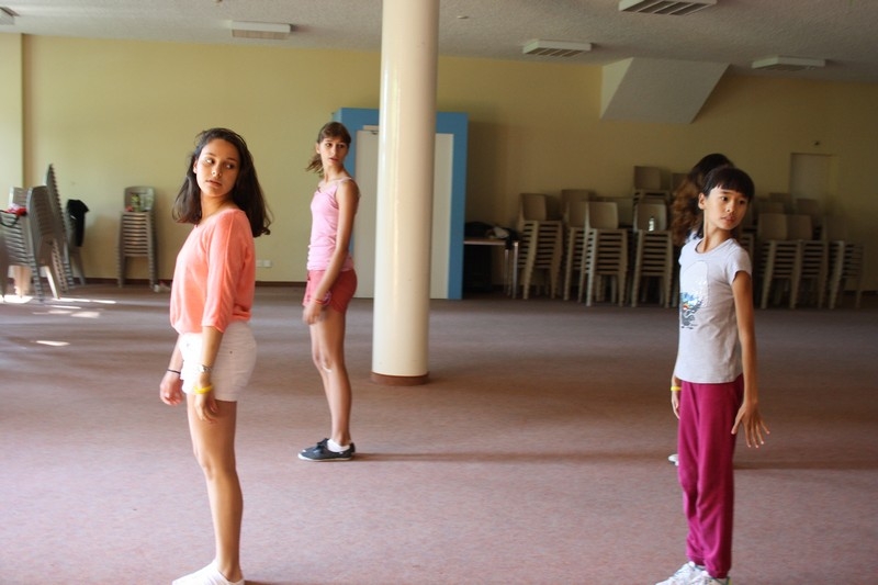 Village Camps International Summer Camp Leysin, Switzerland 2025-08-09 https://www.villagecamps.com/journals_admin/images/686-20-dance (12).jpg